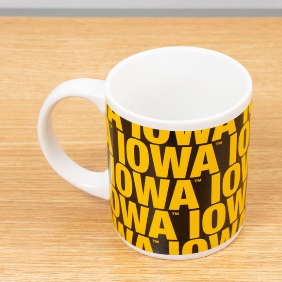 Boetler Brands Collegiate University of Iowa Hawkeyes Embossed 3D Mug Cup - Picture 2 of 4